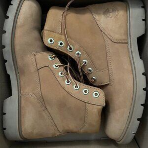 NIB Men's Timberland Classic 6in Waterproof Boots